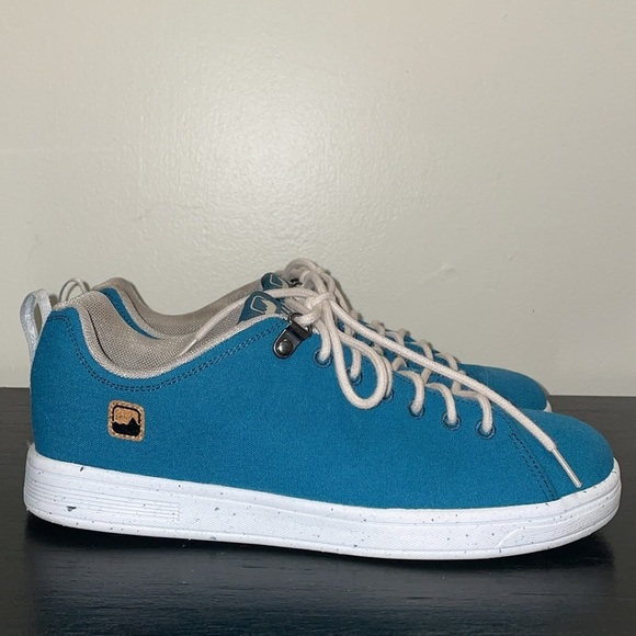 Saola Women Vegan Teal Blue Sneaker Size 10.  
Excellent condition - Picture 1 of 10